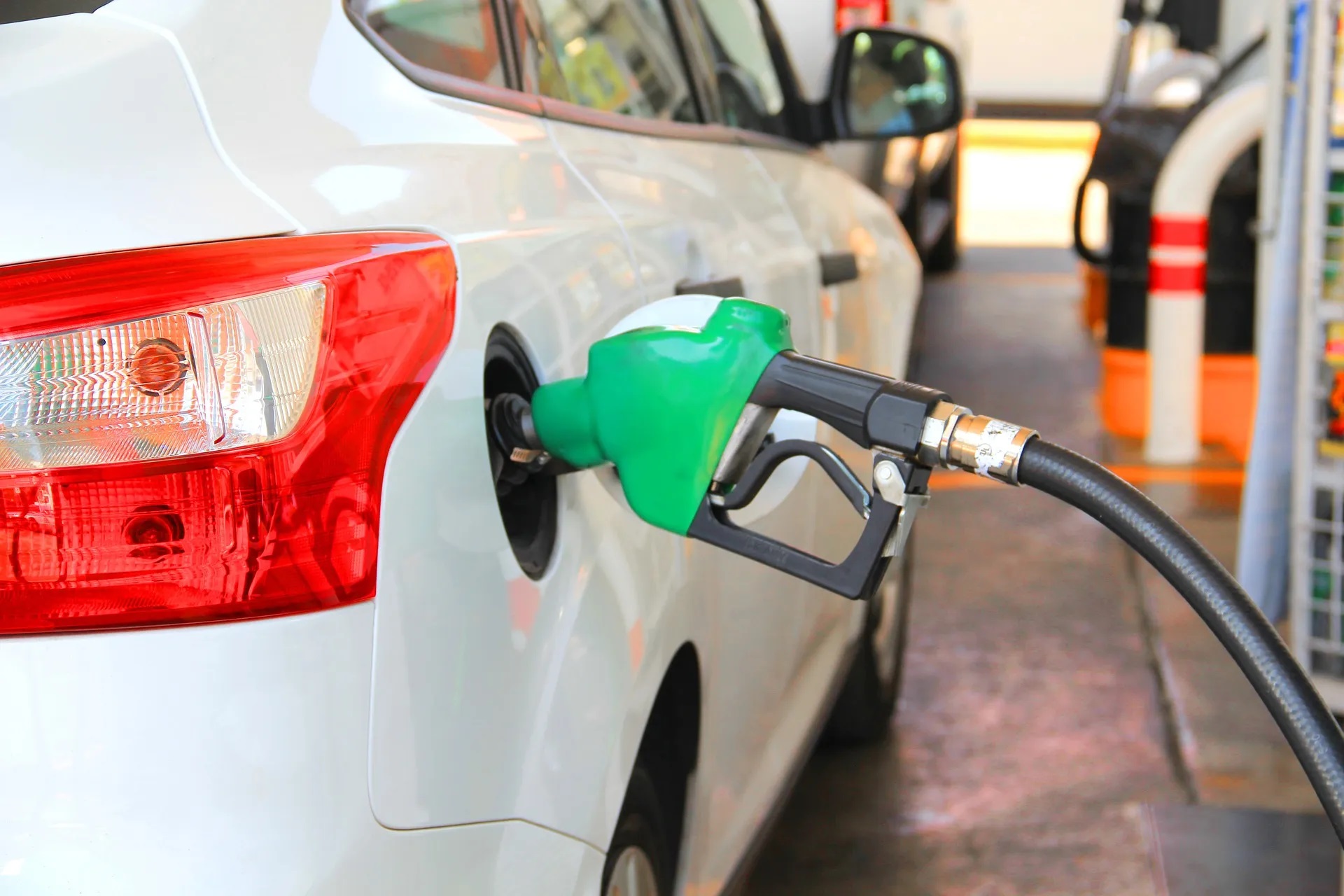 Combustibles: Por variación del precio mayorista, se prevén subas
