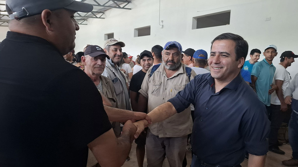 Municipales de Clodomira también recibirán el bono de $220 mil y un aumento del 100% en sus haberes
