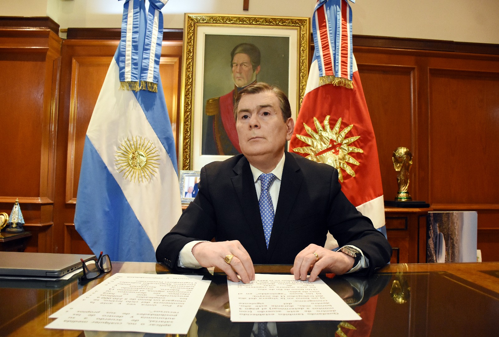 Zamora anunció aumento salarial del 100% para la Administración Pública, tras acuerdo con la Mesa de Diálogo