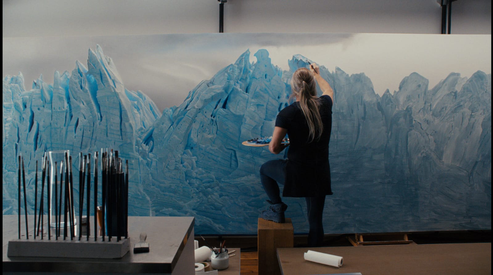 Con una pintura inspirada en el Perito Moreno, artista argentino rompe nuevamente un récord de venta