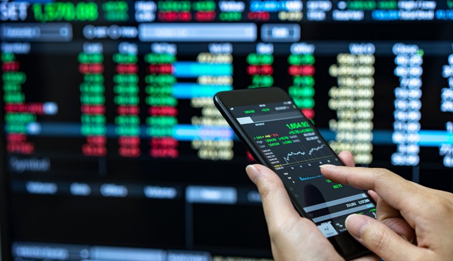 Mes nefasto: Cae 17% el S&P Merval en dólares y el riesgo país salta 24%