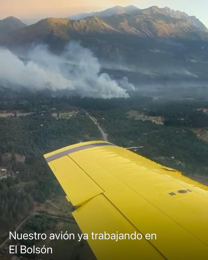Weretilnek dijo que el avión hidrante de Santiago ya trabaja para combatir el fuego en El Bolsón