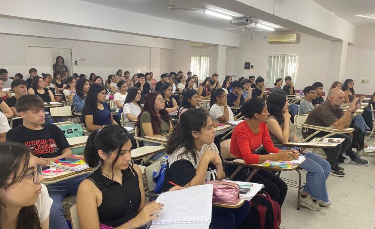 Lanzan diplomatura en Inteligencia Artificial aplicada a la educación