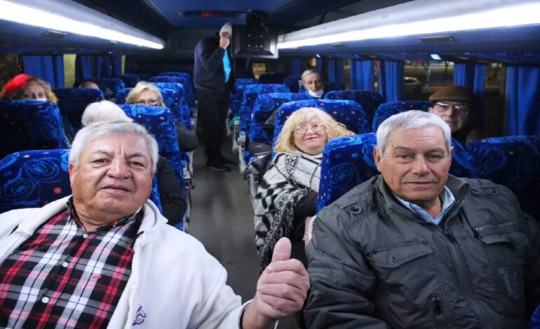 Turismo y miniturismo: Cómo son los programas del PAMI para que los jubilados viajen