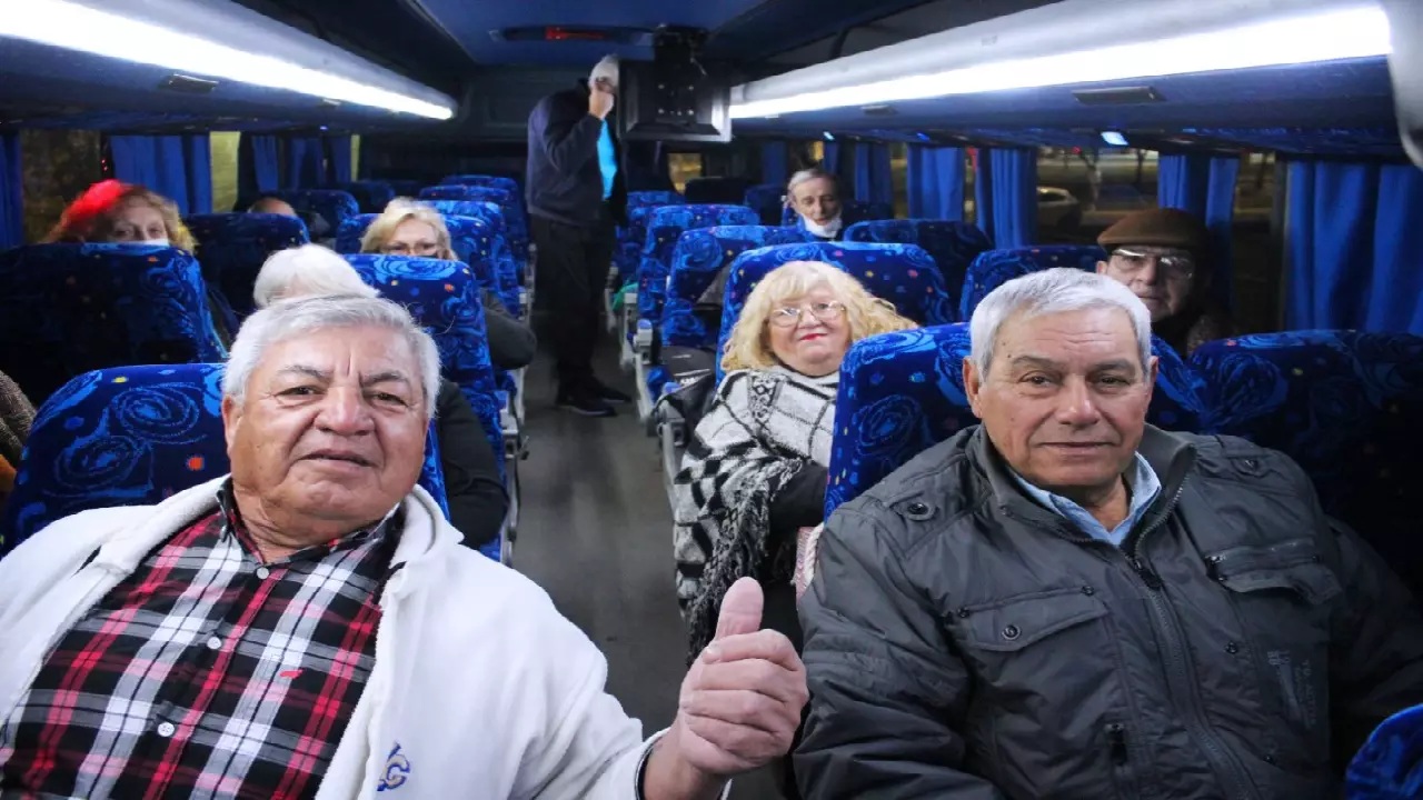 Turismo y miniturismo: Cómo son los programas del PAMI para que los jubilados viajen