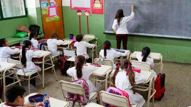 Santiago del Estero lidera el ranking de los mejores salarios docentes en Argentina, según un estudio profesional
