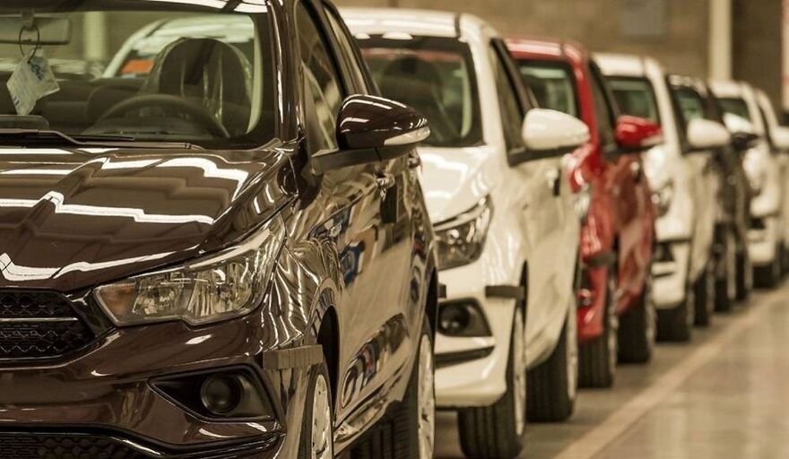 Top five de los autos más baratos a precios dólar