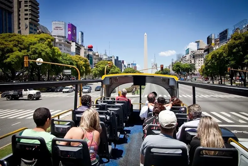 En toda Argentina se movilizaron 2,7 millones de turistas con un impacto económico de $733 mil millones
