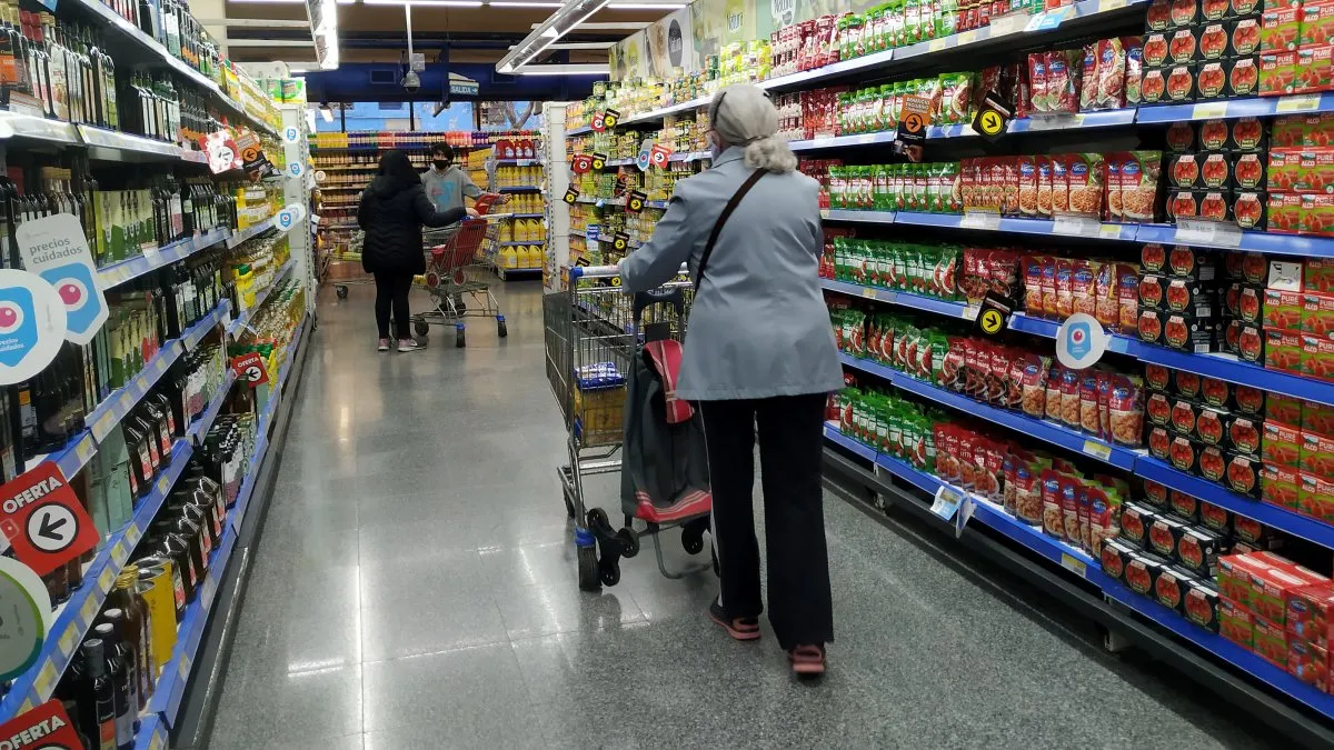 La depresión del consumo masivo favorece a un menor pass through