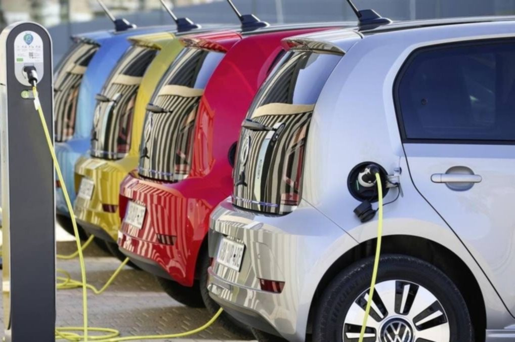 Cómo importar autos eléctricos e híbridos sin pagar aranceles