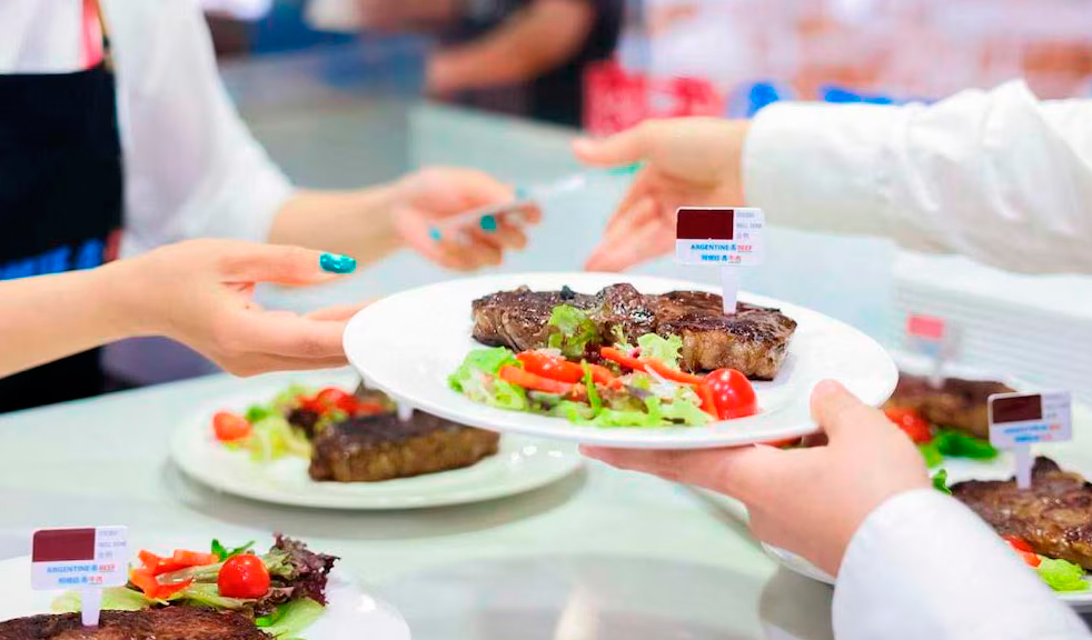 La carne argentina se destaca en la Sial China