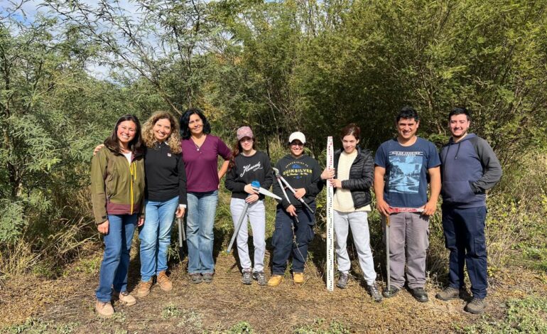 Estudiantes de la UNSE participaron en una jornada de manejo forestal