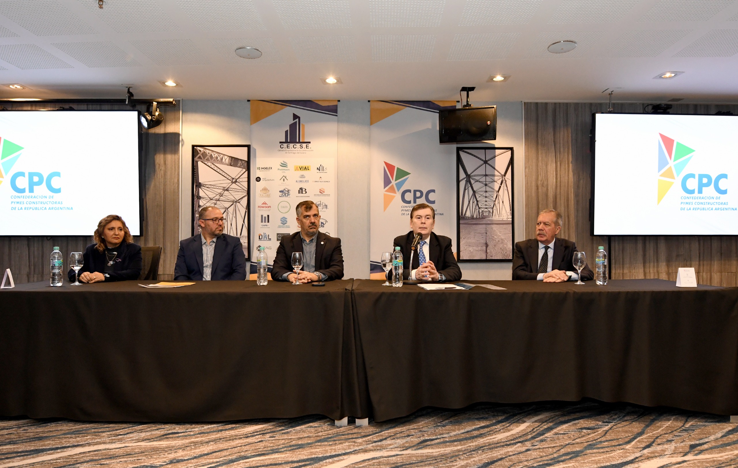 Zamora participó de la apertura del Foro Nacional de la Confederación de Pymes constructoras