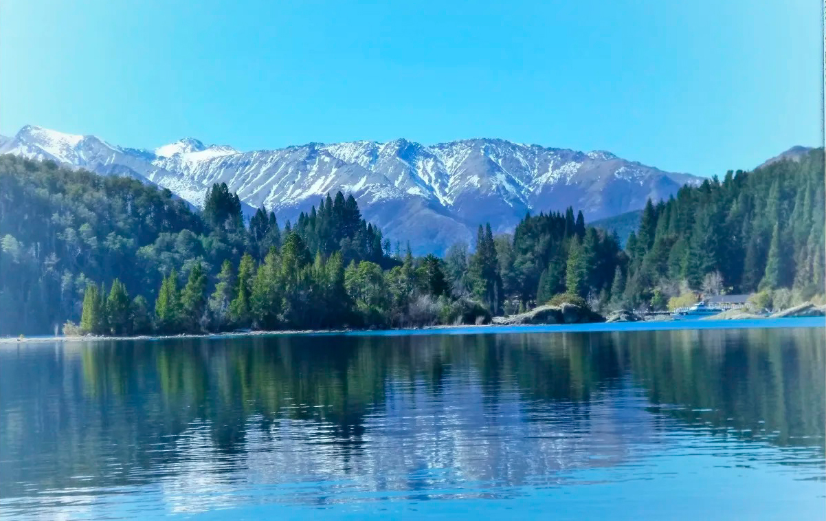 Bariloche fue uno de los cinco destinos globales elegidos para actividades en lagos