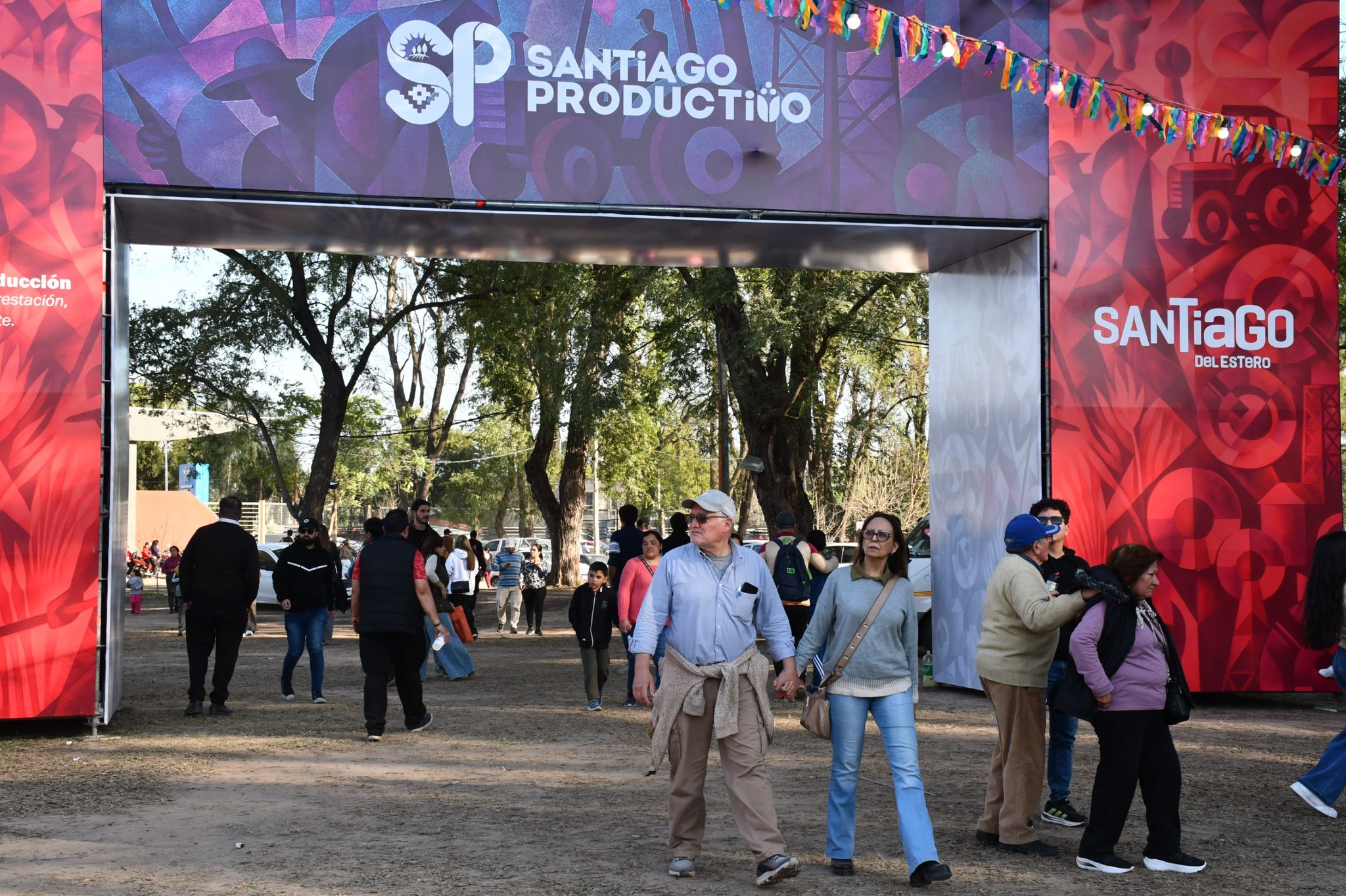 Santiago Productivo puso primera con una gran convocatoria en el Vivero San Carlos