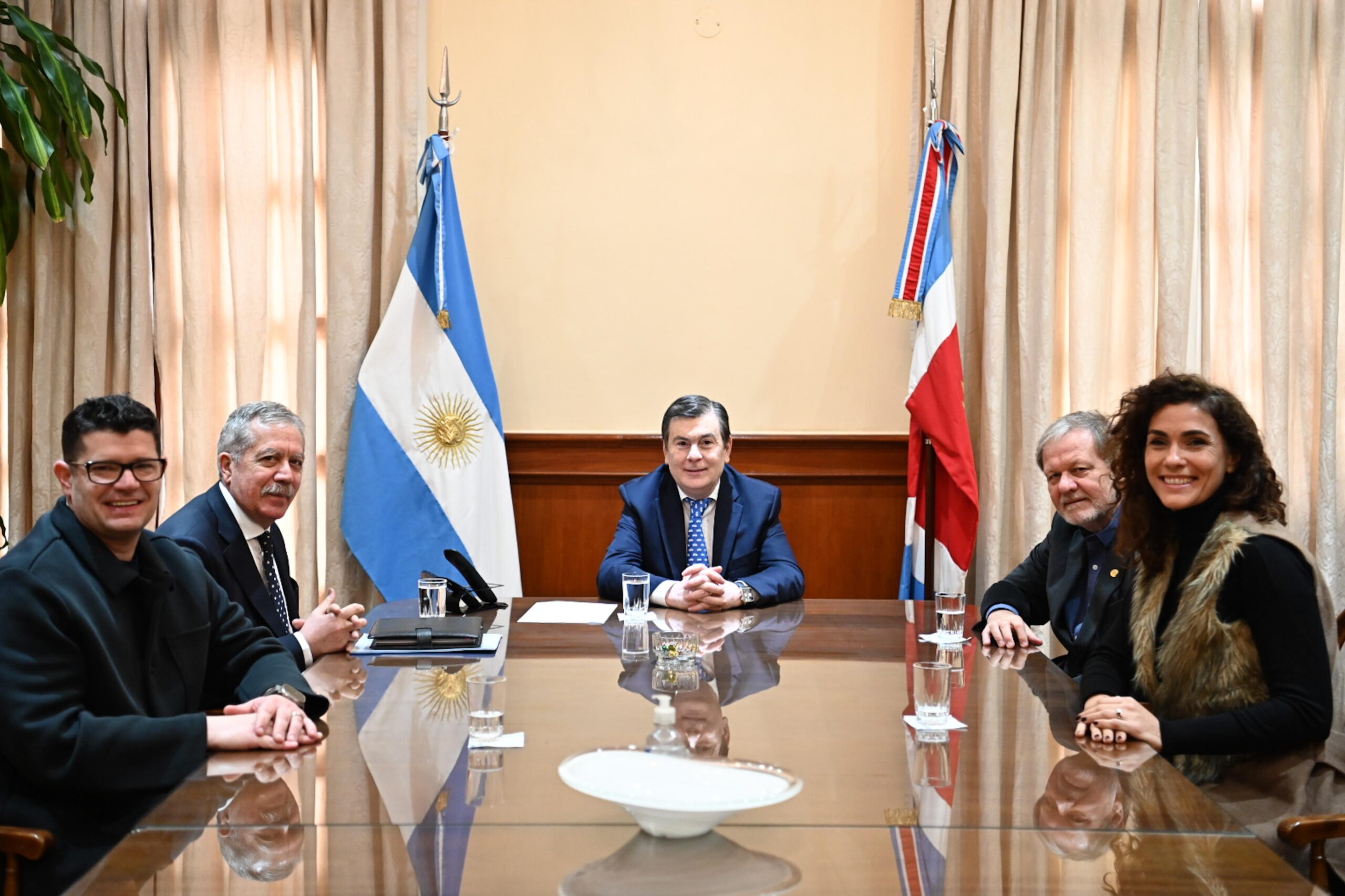 El gobernador Zamora se reunió con autoridades de la Federación Empresaria Hotelera Gastronómica de Argentina