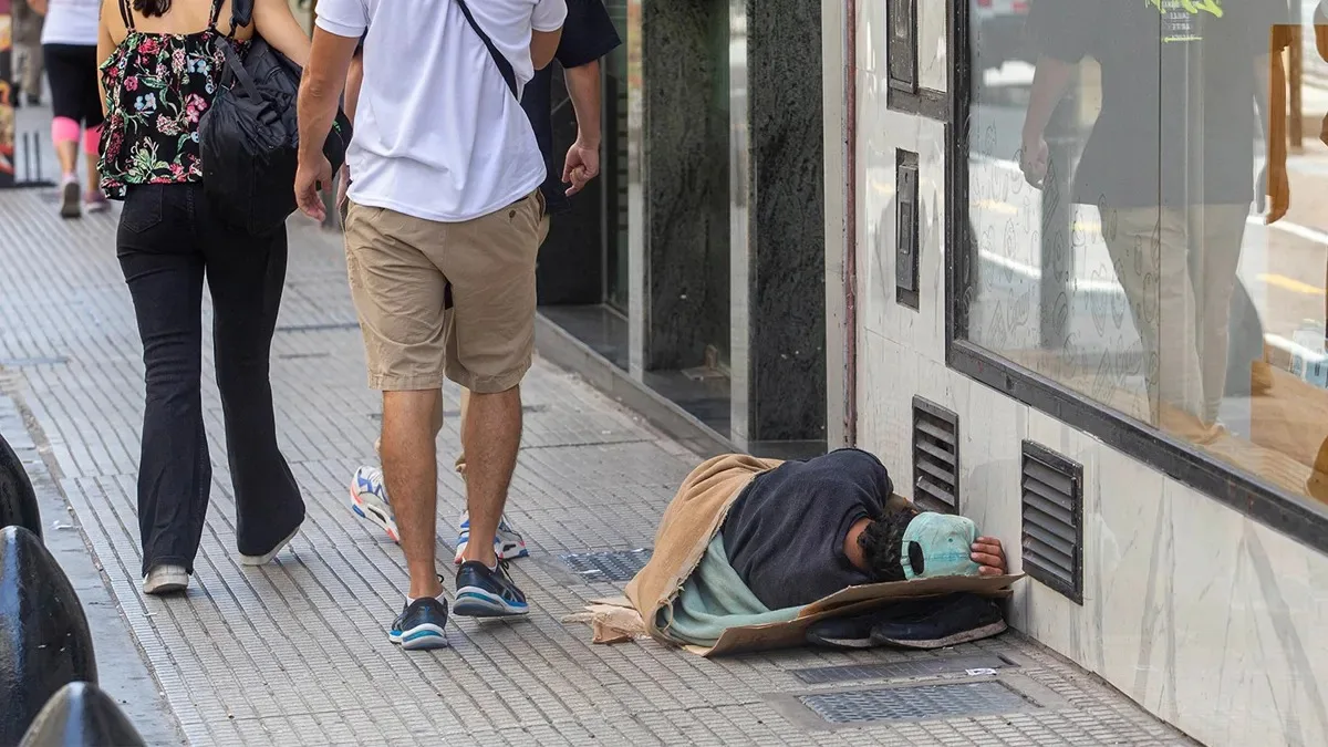 Más de la mitad de los argentinos se identifica como clase baja o media baja