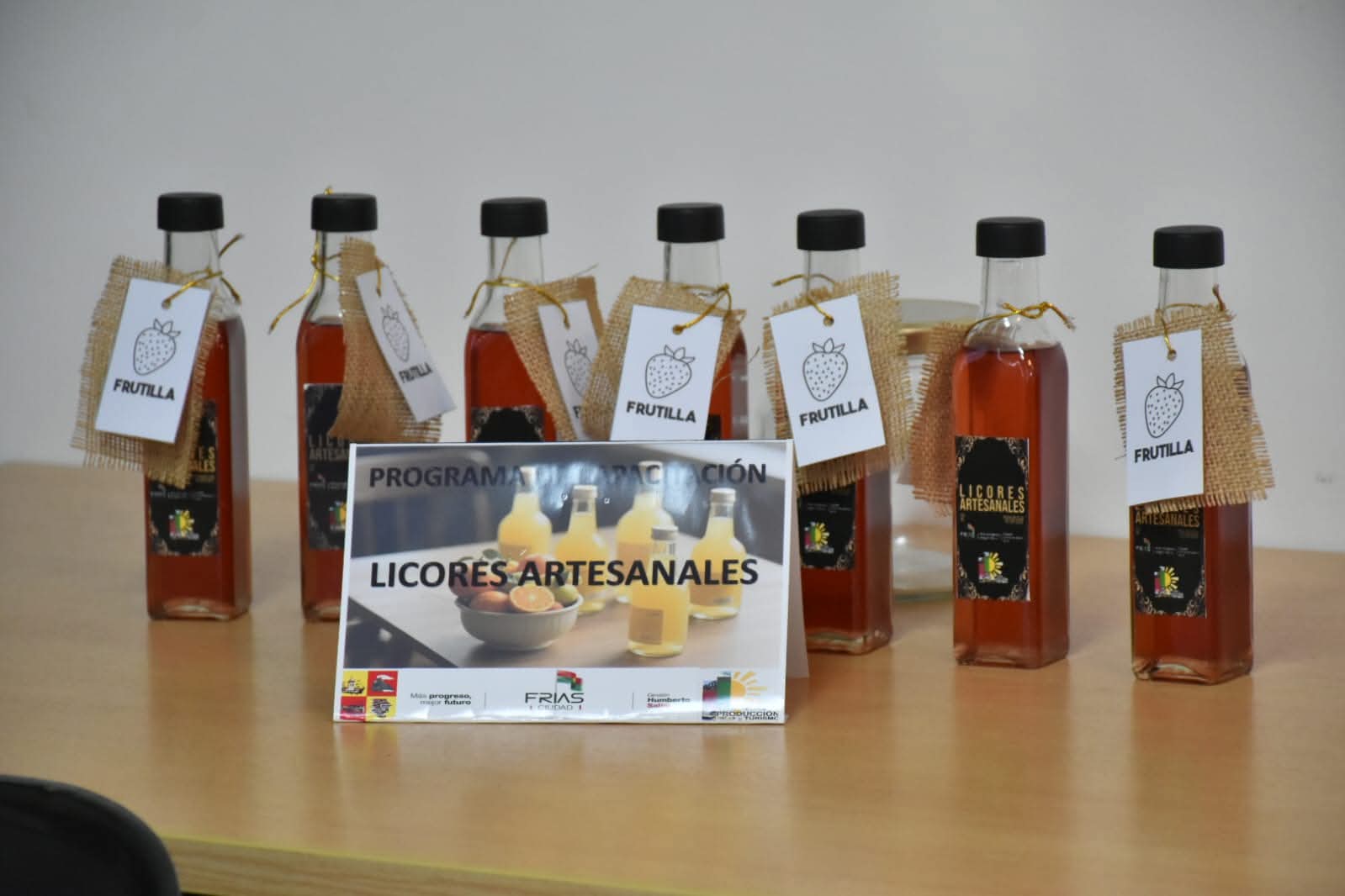 El sabor regional se embotella: nuevos productores de licores en Frías
