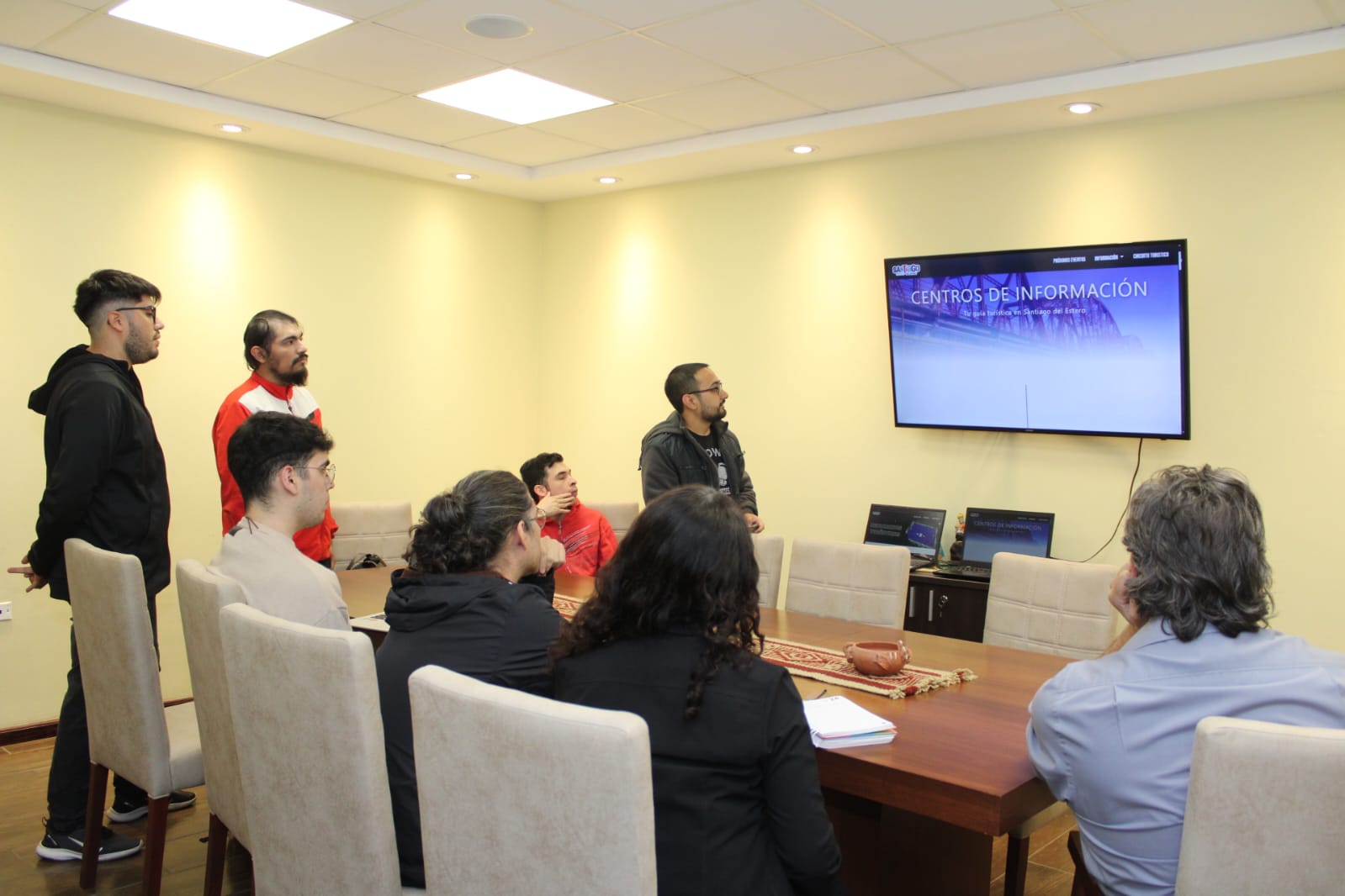 Estudiantes del ITSE desarrollan un software innovador para potenciar la actividad turística en la provincia