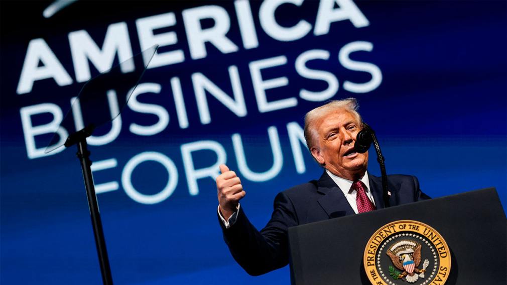 Trump celebró “la edad dorada de la economía estadounidense” en el American Business Forum