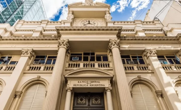 El BCRA anticipó que estudia levantar el cepo a las empresas