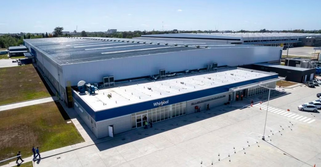 Whirlpool cerró su planta en Pilar y despidió a más de 200 trabajadores