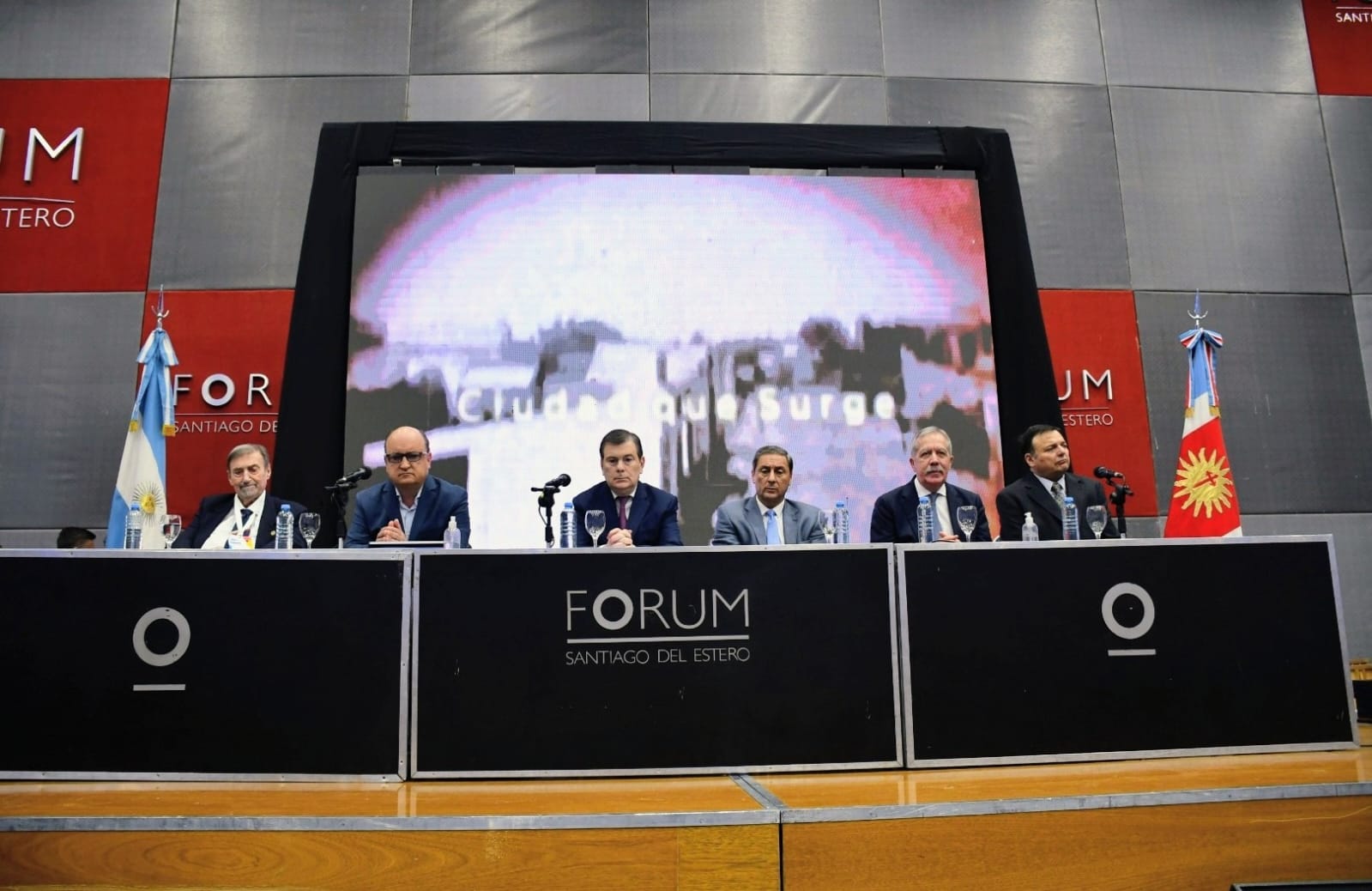 “Santiago del Estero lleva más de 20 años de equilibrio fiscal”