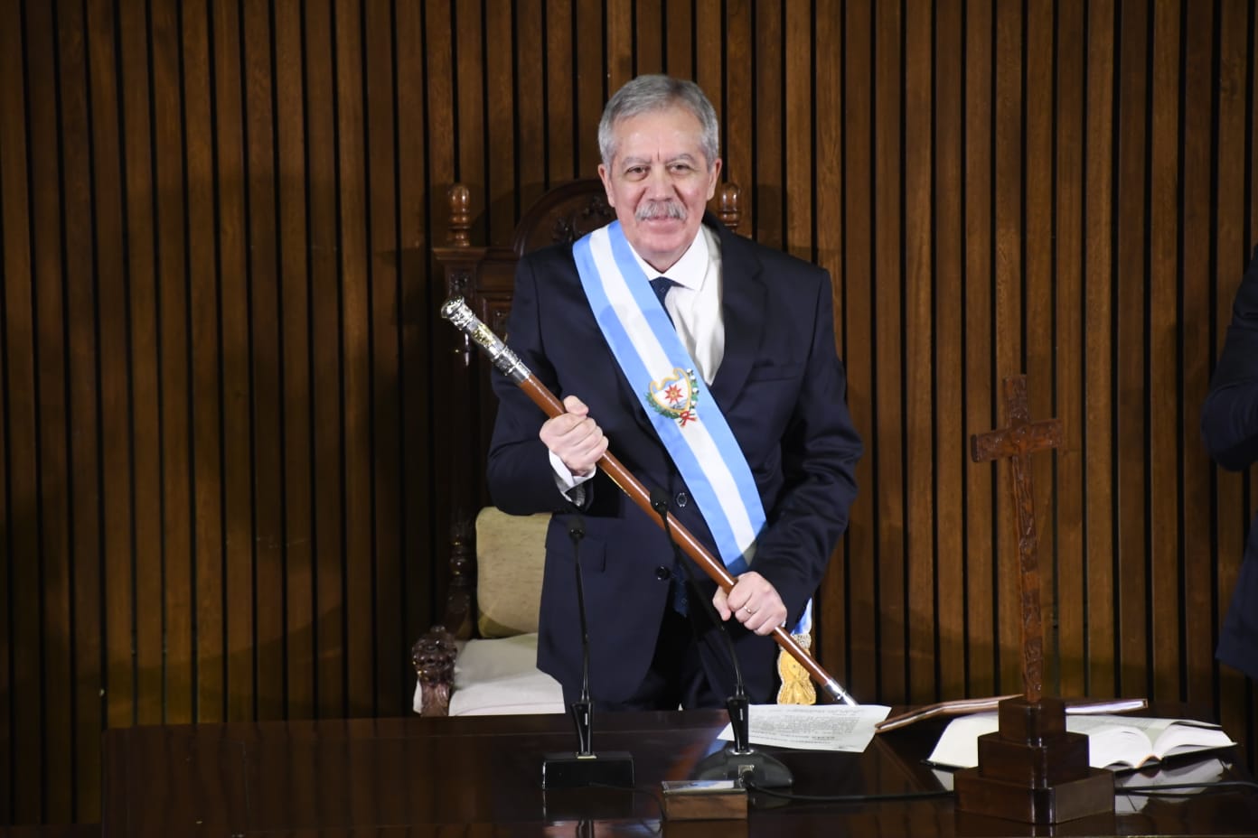 El gobernador Elías Suárez conformó su Gabinete: Néstor Machado en Producción y Atilio Chara continuará en Economía