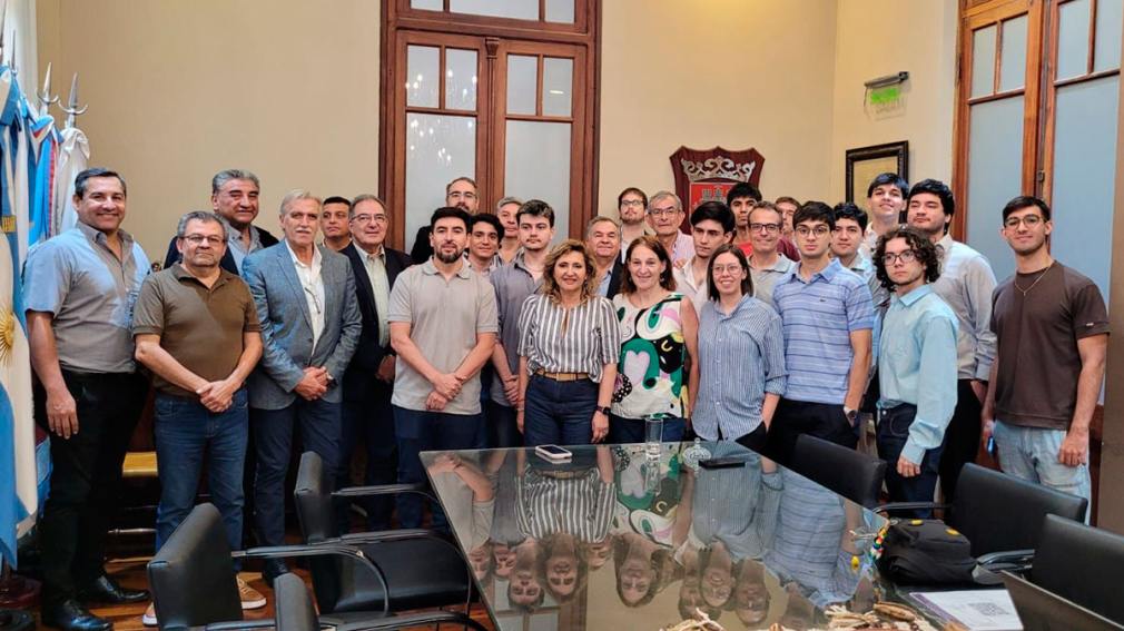 Egresados del ITSE presentan proyectos de sistemas de gestión integral para modernizar áreas municipales