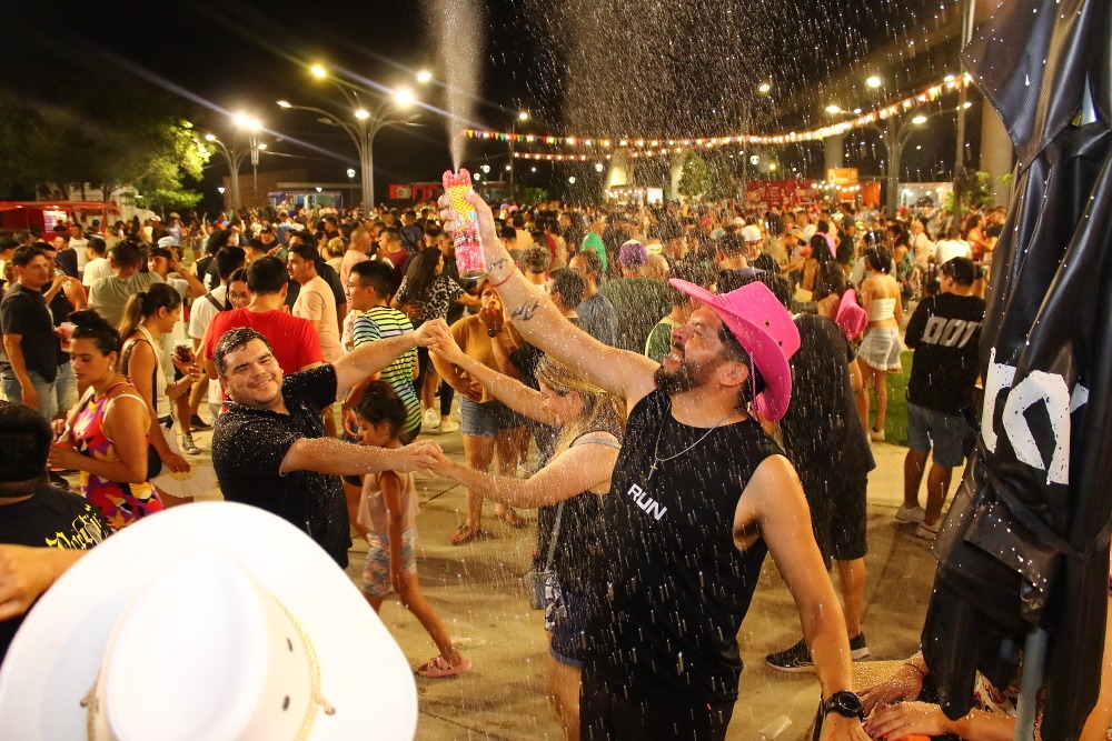 Verano en marcha: música, encuentros y turismo en la Madre de Ciudades