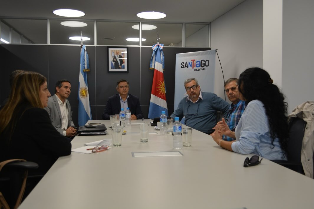 Avanzan acciones de articulación entre el Ministerio de Producción y la UNSE para fortalecer la formación en impacto ambiental