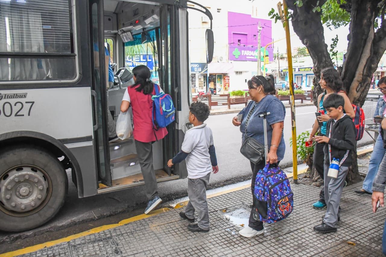 Boletos gratuitos para estudiantes de primaria en la ciudad Capital