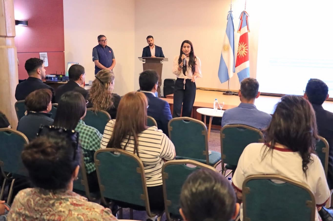 Exitoso lanzamiento del ciclo INCUBAR para emprendedores