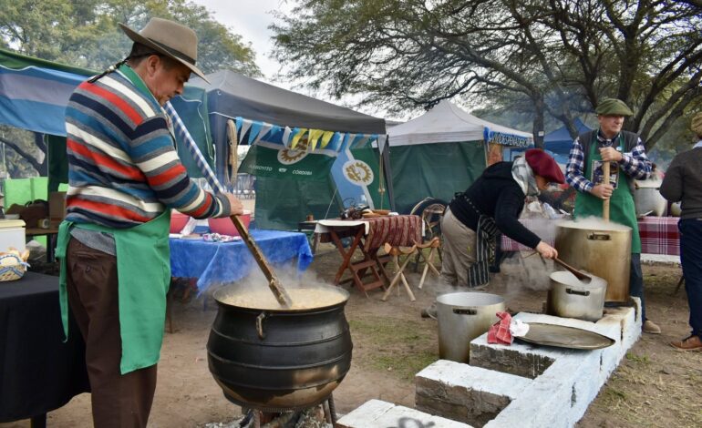 Sumampa se posiciona turísticamente con la XI Concurso Nacional de Asado con Cuero y Locro Criollo
