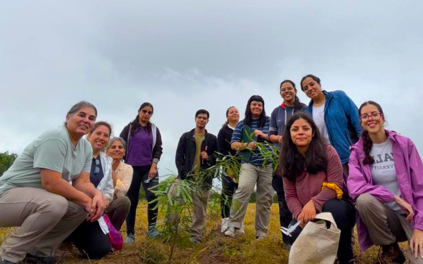 Estudiantes de la UNSE realizaron monitoreo forestal en el INTA