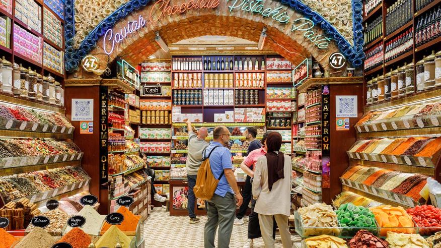 ¿Qué compran los argentinos cuando salen de viaje?