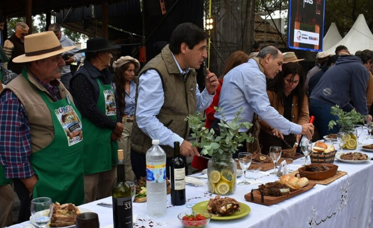 Cuenta regresiva en Sumampa: esperan miles de turistas para el Concurso Nacional de Asado con Cuero y Locro Criollo