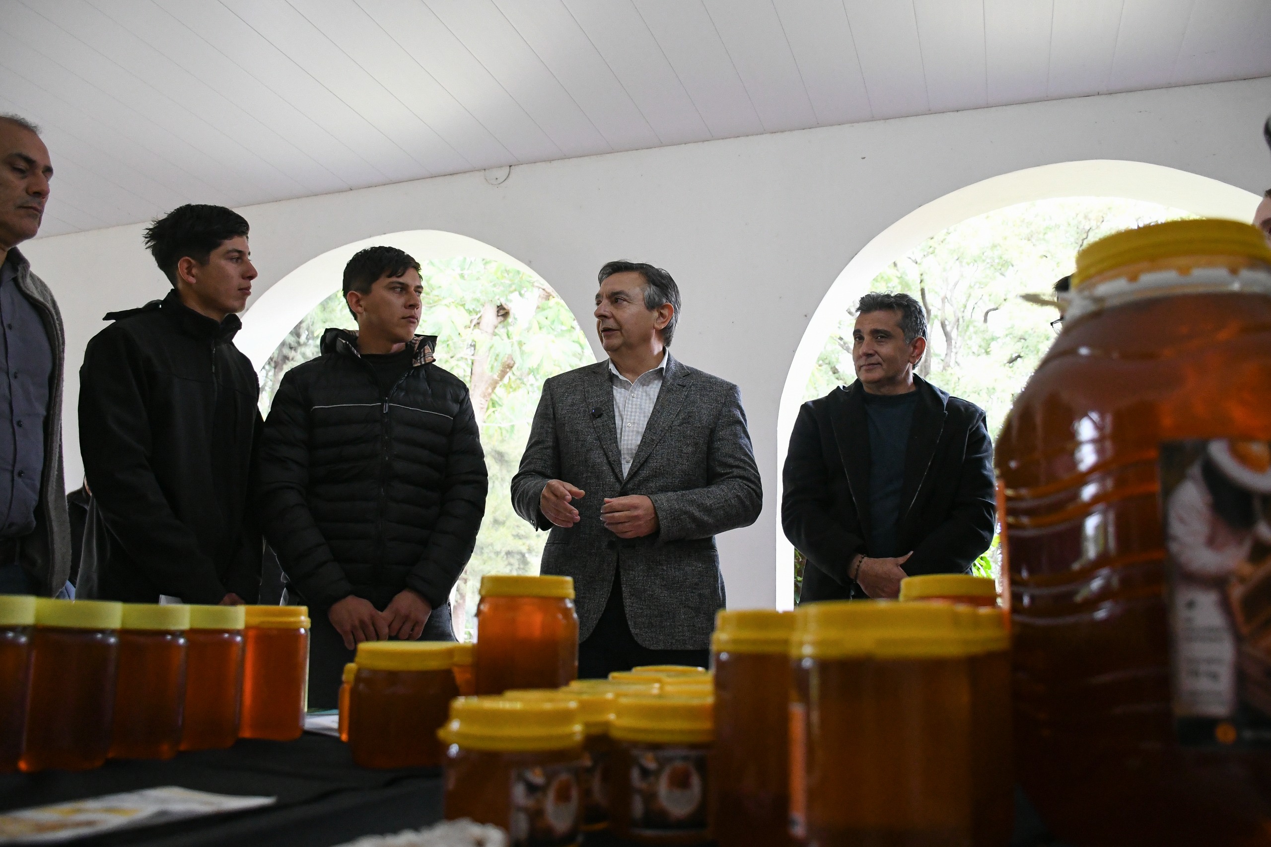 Exitosa jornada apícola en el Vivero San Carlos en el marco de la Semana de la Miel