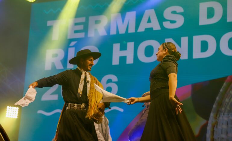 Termas se viste de música, danza y gastronomía regional para festejar la Patria