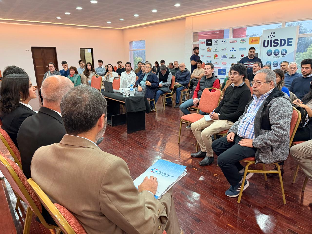 Reforma laboral y sector productivo: capacitan a empresarios en Santiago del Estero