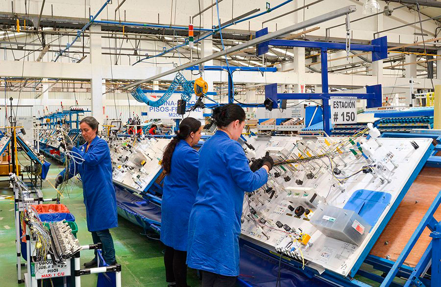 El potencial productivo del sector industrial alcanzó el 59% en abril con disparidad entre sectores