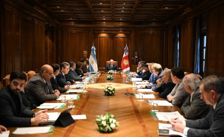 El Gobierno provincial analiza prioridades de gestión en una reunión ampliada de gabinete