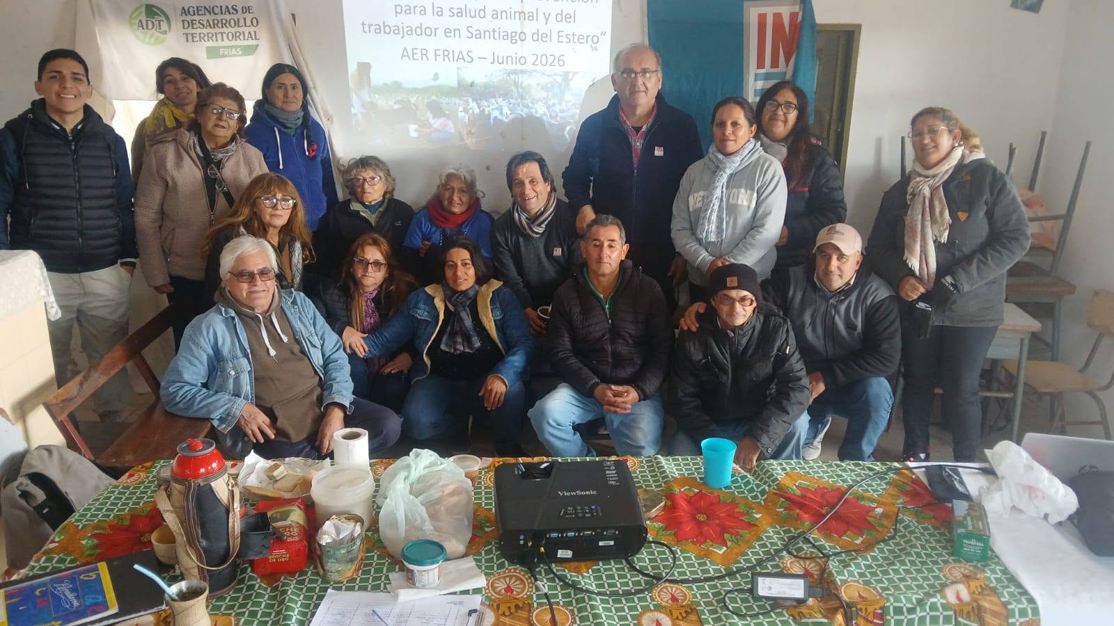 Productores caprinos se capacitan en zoonosis y seguridad laboral en Los Banegas