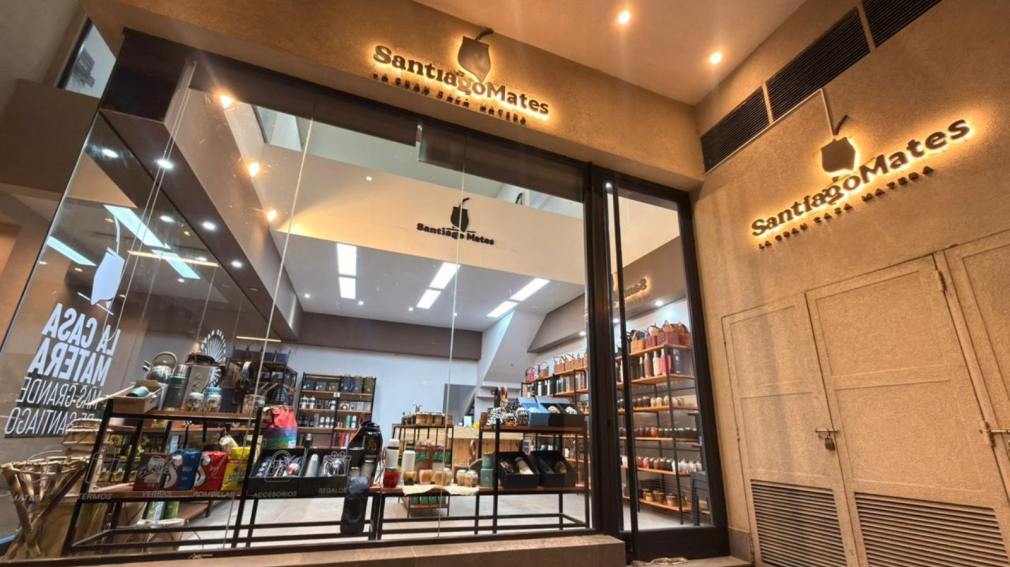 Santiago Mates abrió su nuevo local y apuesta a ser la casa matera más grande del norte
