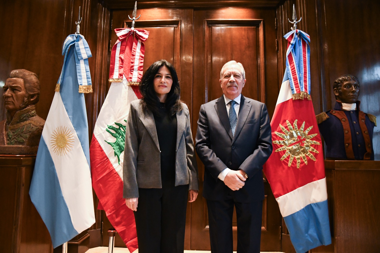 El gobernador recibió a la embajadora de la República Libanesa