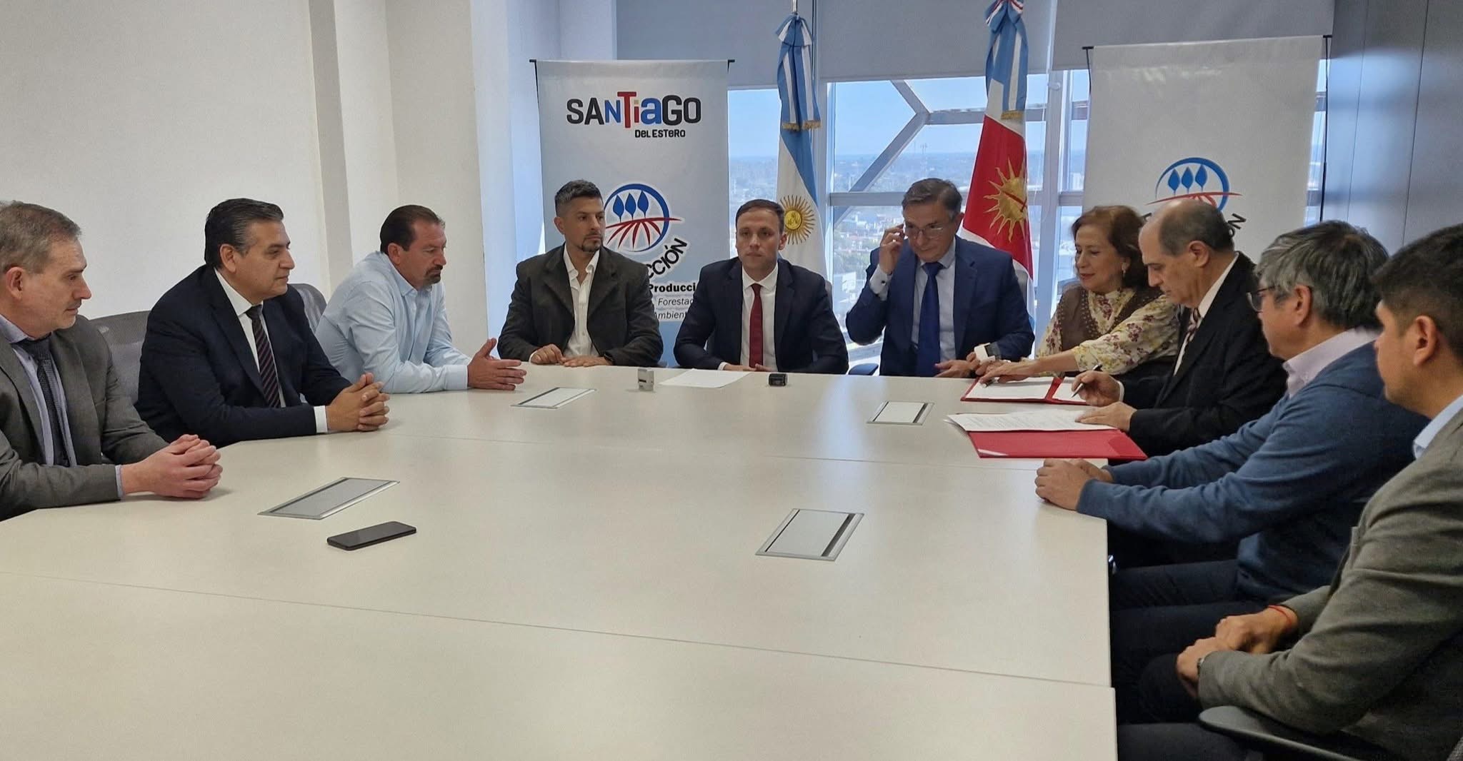 Firman convenio para potenciar la asistencia ganadera