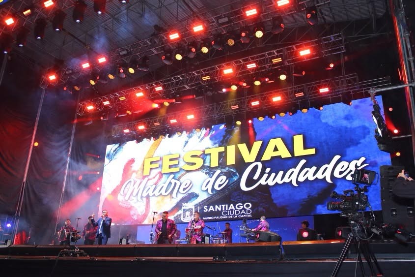 Más de 100 mil personas participaron del Festival Madre de Ciudades
