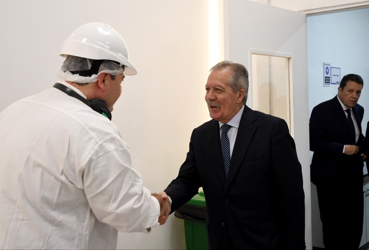 El gobernador participó de la inauguración de la planta industrial de Labofarma S.A.  