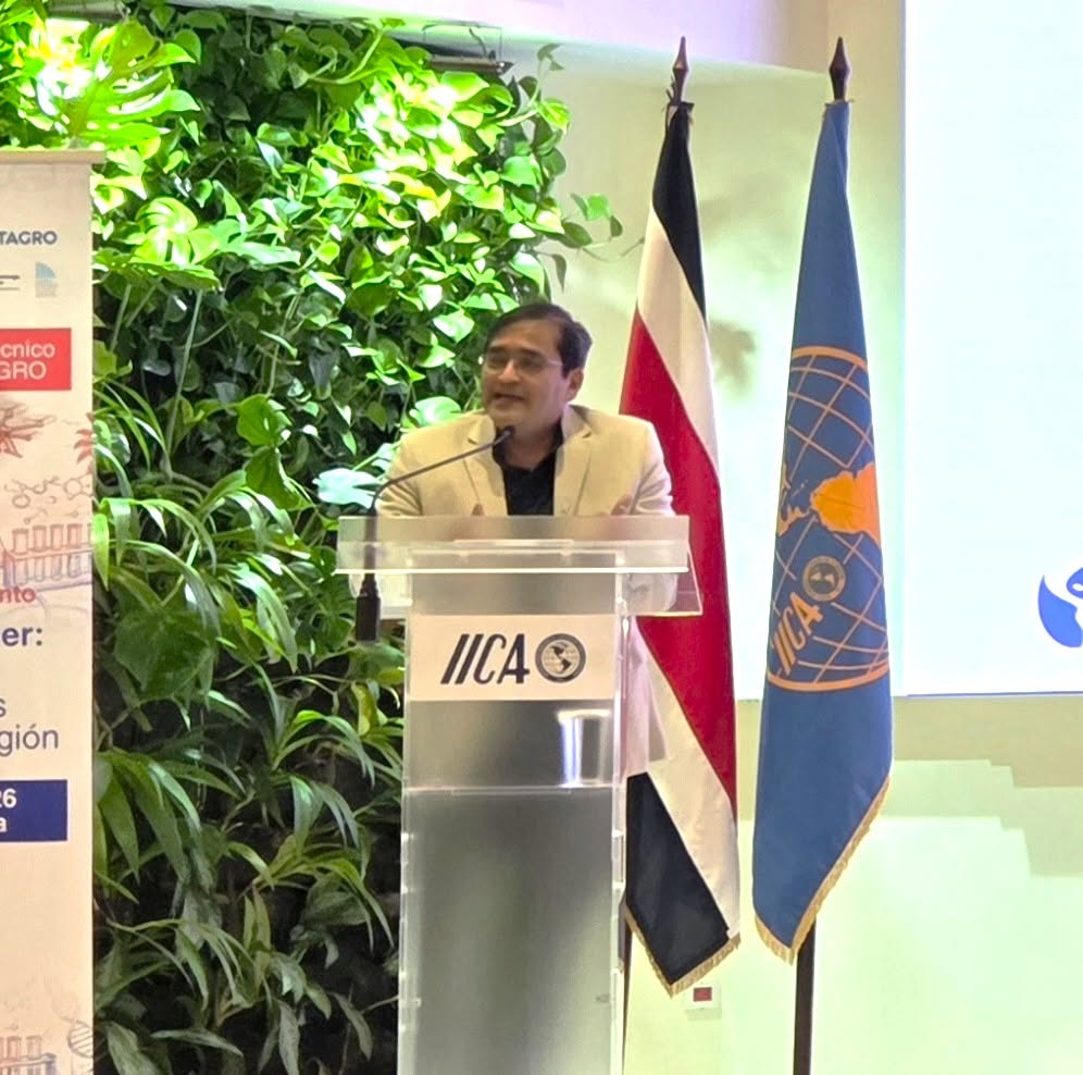 Investigador santiagueño presentó un proyecto trinacional en un congreso de Costa Rica