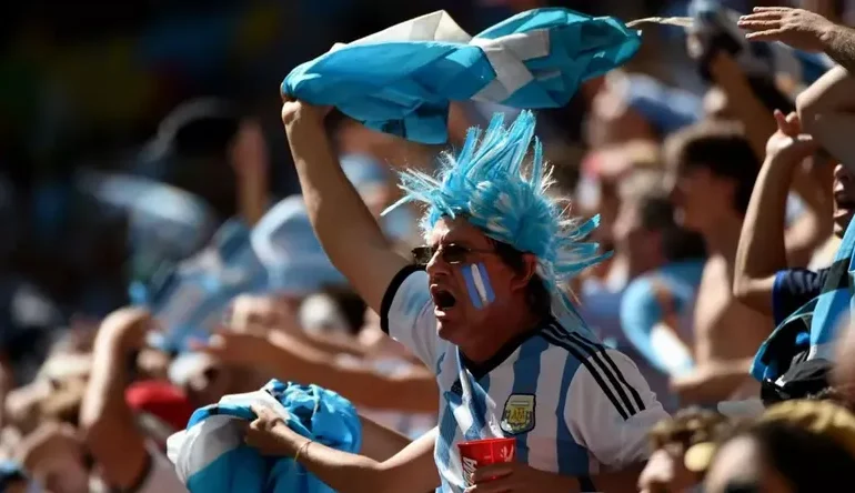 El fútbol como generador de viajes: un 33% de argentinos cruzó fronteras y 40% recorrió el país para seguir a su equipo